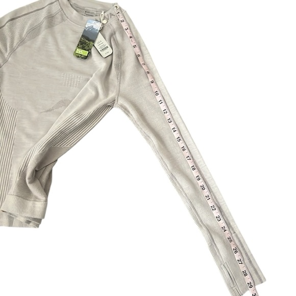 SOLD - NWT Neiwai Wool Seamless Mock Neck Top Thumbholes Medium US 4 Reg. $109 - Picture 11 of 16